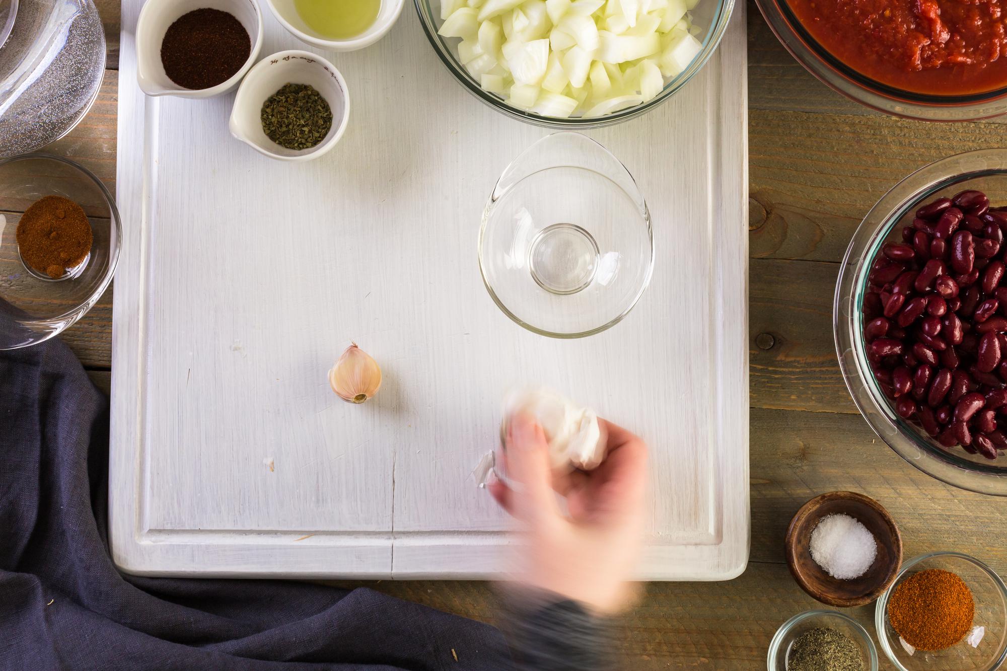 masa pregătită pentru testare culinară, detalii de plating
